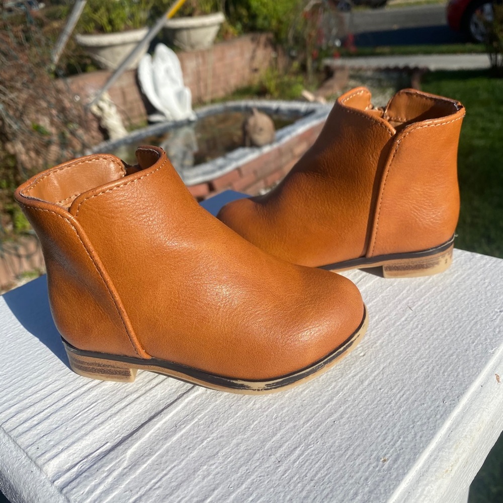 Size 5 bootie ✨ nice condition